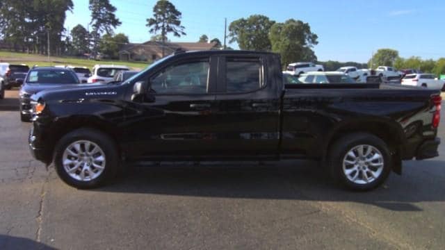 2023 Chevrolet Silverado 1500 Custom's photo