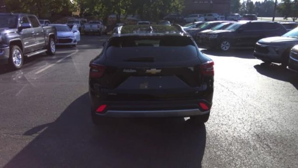 Used 2024 Chevrolet Trax LT SUV