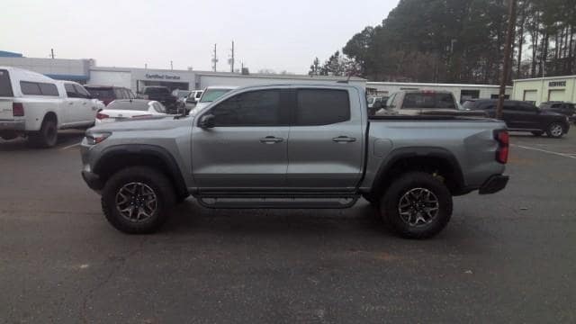 2024 Chevrolet Colorado ZR2's photo