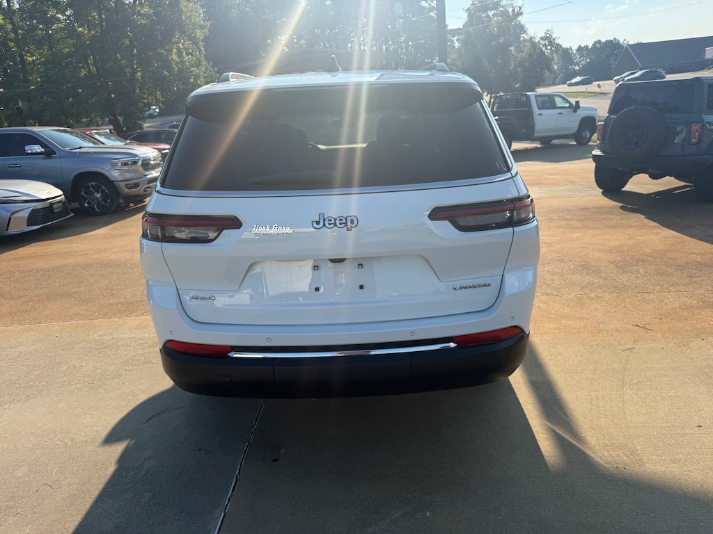 Used 2024 Jeep Grand Cherokee L Laredo