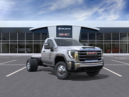 2026 GMC Sierra 3500 HD Chassis Cab Pro Truck