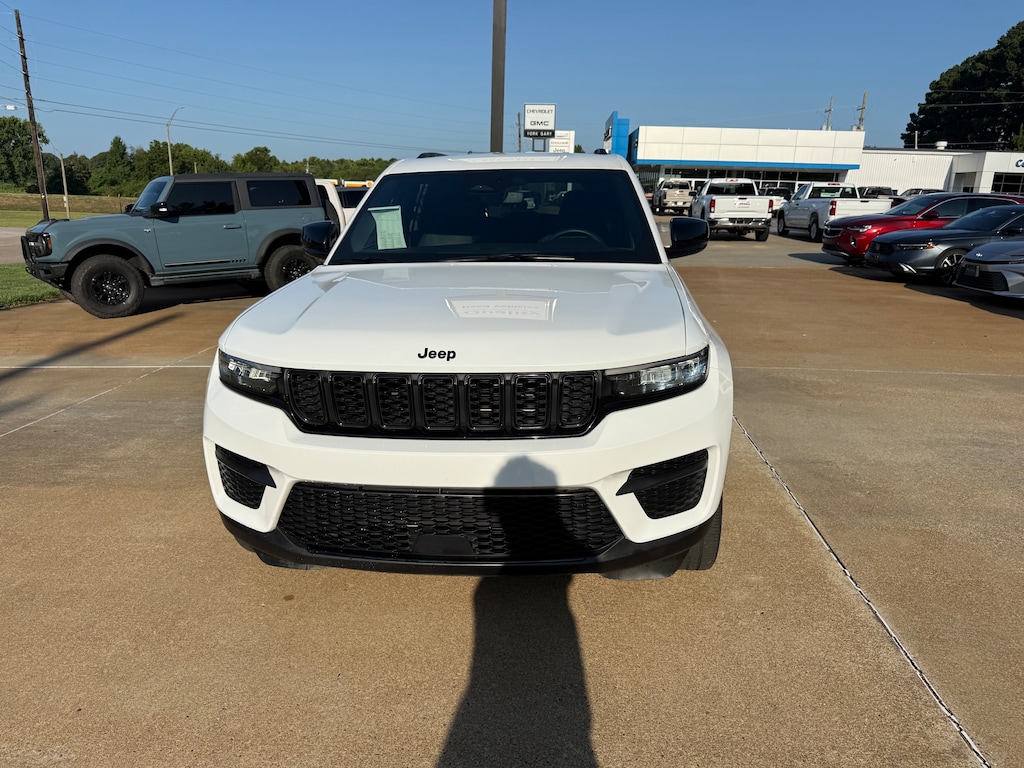 Used 2022 Jeep Grand Cherokee Altitude