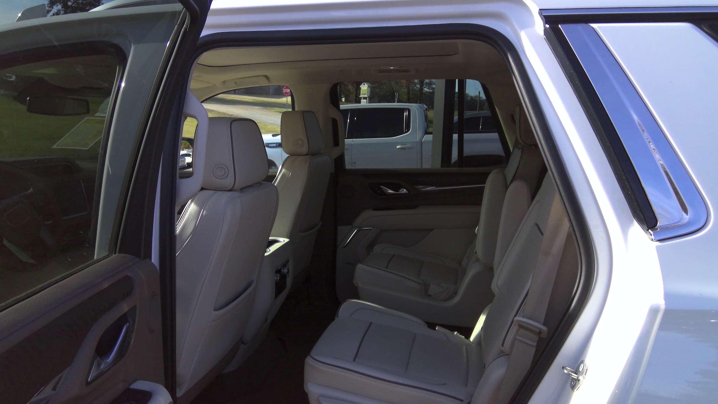 2023 GMC Yukon Denali - Photo 7