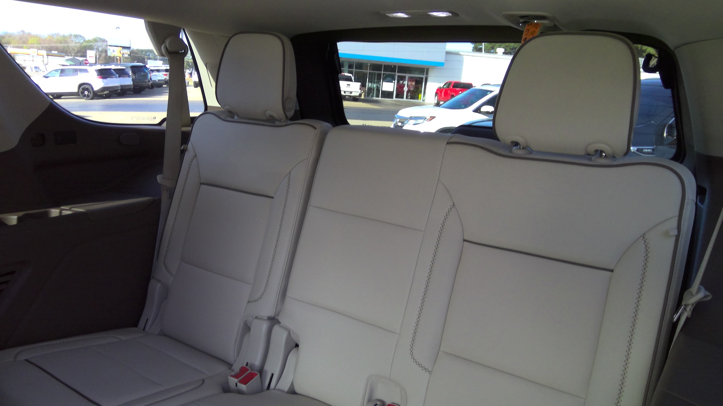 2023 GMC Yukon Denali - Photo 8