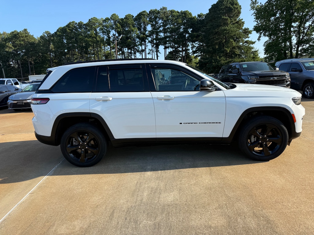 Used 2022 Jeep Grand Cherokee Altitude