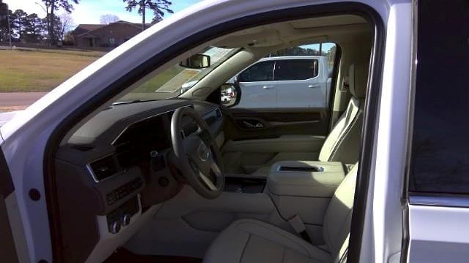 2023 GMC Yukon Denali - Photo 15