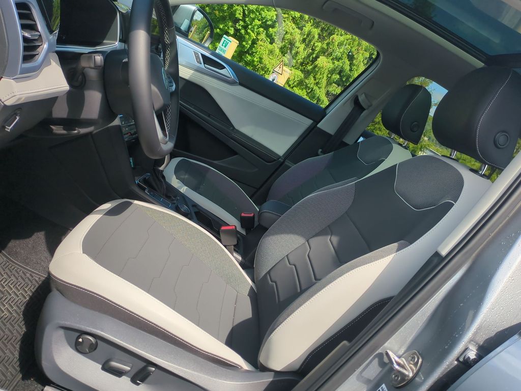 2026 Volkswagen Taos SE - Photo 12