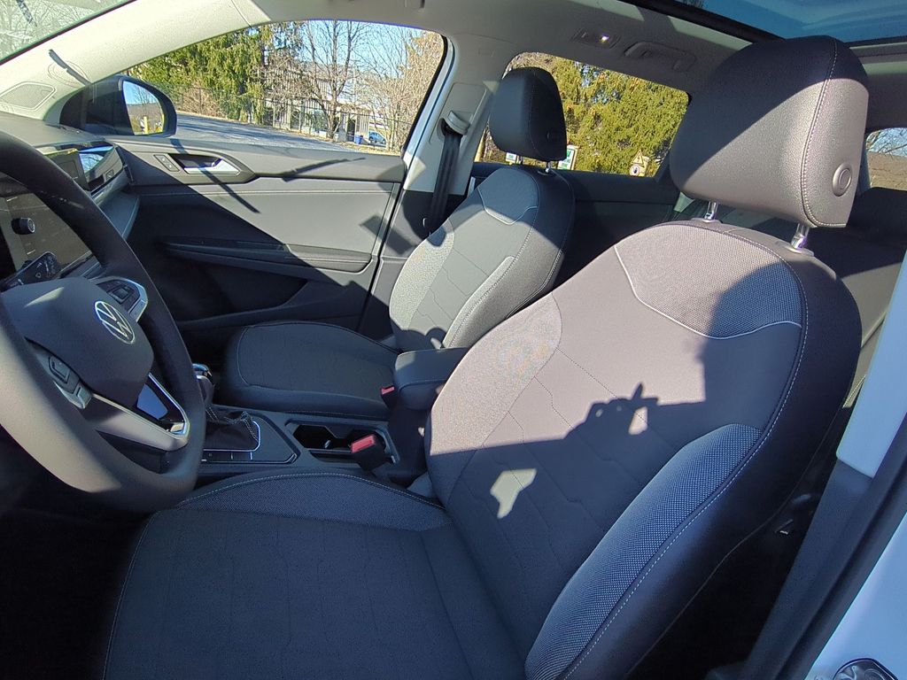 2026 Volkswagen Taos SE Black - Photo 10