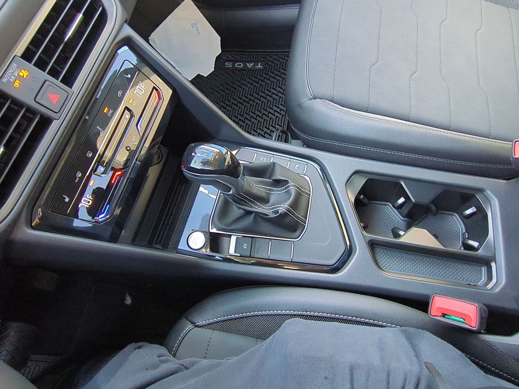 2026 Volkswagen Taos SE Black - Photo 21