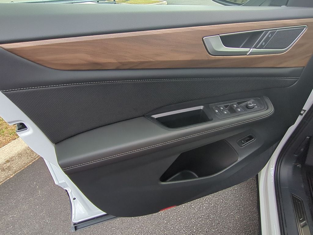 2026 Volkswagen Atlas SE w/Tech - Photo 13