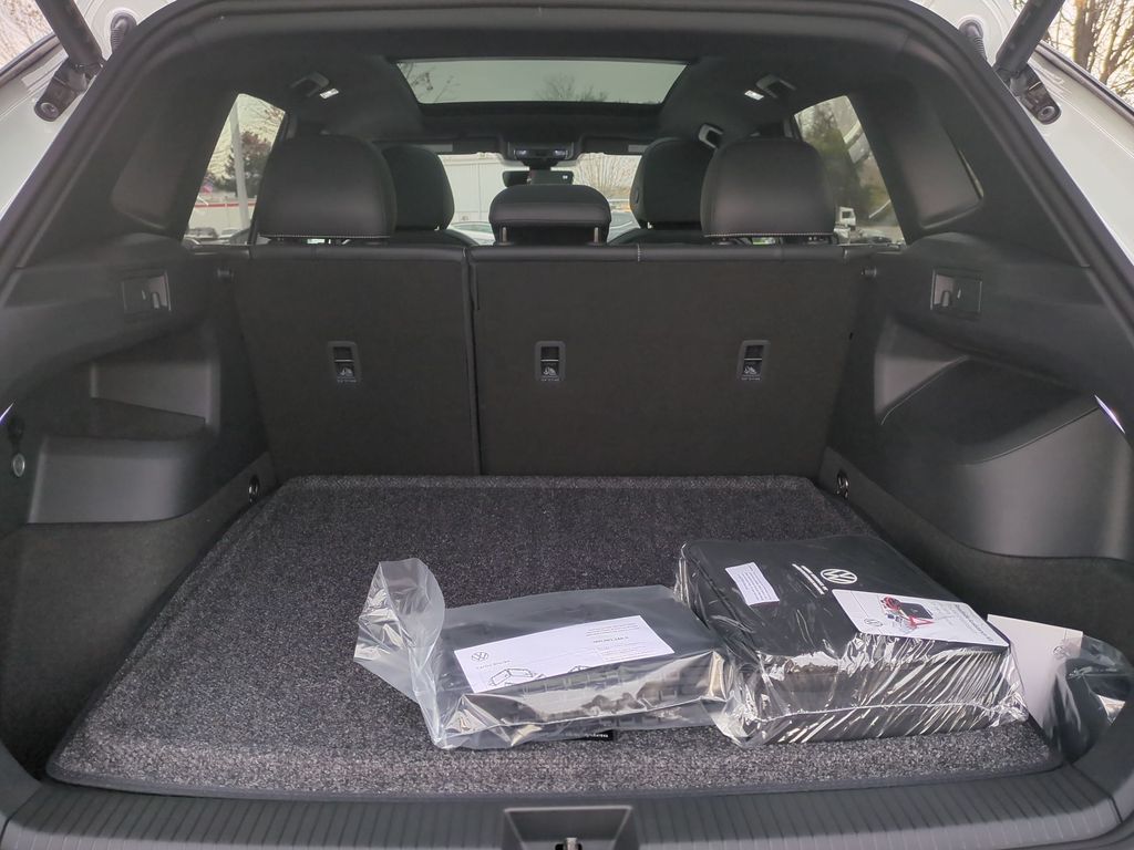 2026 Volkswagen Tiguan SE R-LINE BLACK - Photo 9