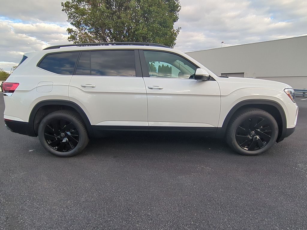 2026 Volkswagen Atlas SE w/Tech - Photo 2