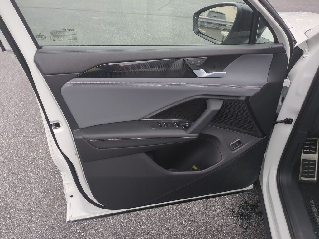 2026 Volkswagen Tiguan SE R-LINE BLACK - Photo 47