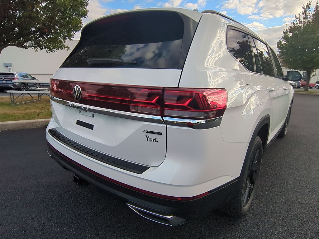 2026 Volkswagen Atlas SE w/Tech - Photo 3