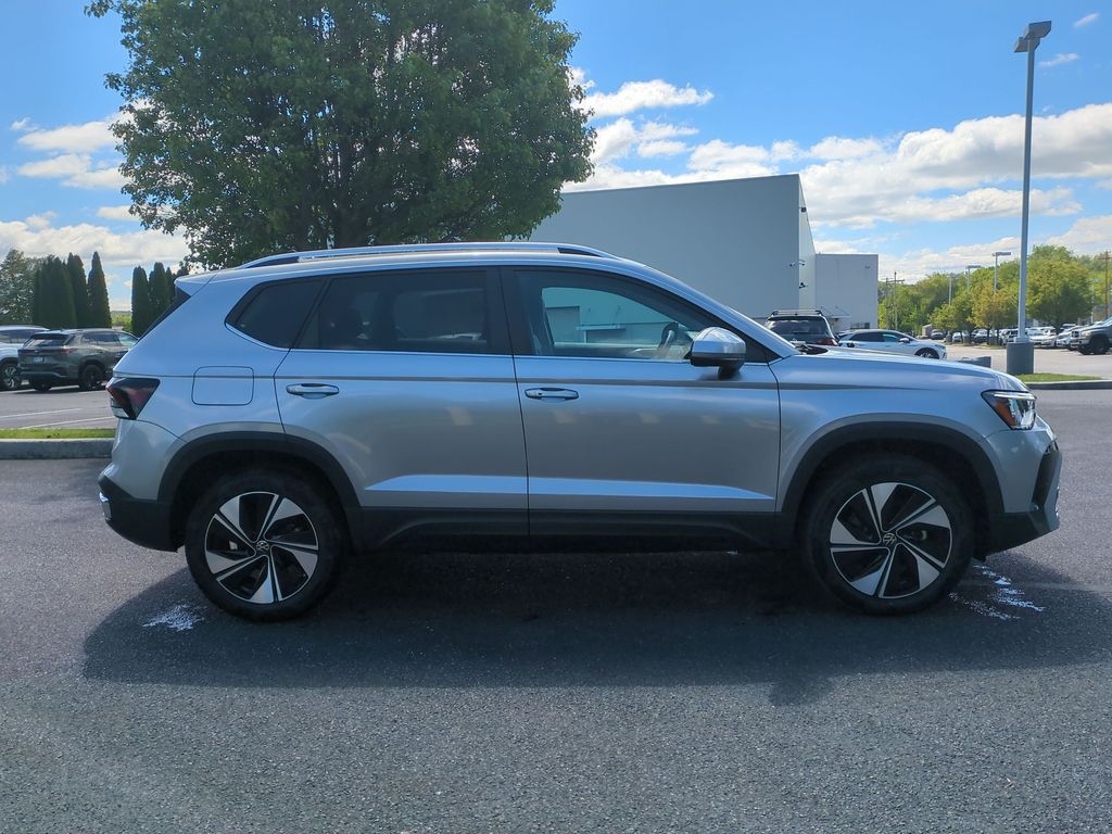 2026 Volkswagen Taos SE - Photo 8