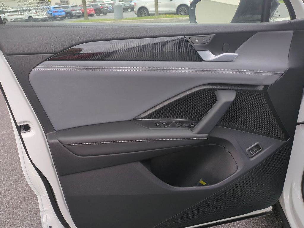 2026 Volkswagen Tiguan SE R-LINE BLACK - Photo 18