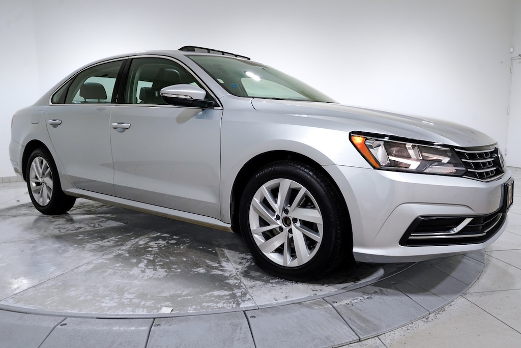 Used 2018 Volkswagen Passat 2.0T SE Sedan