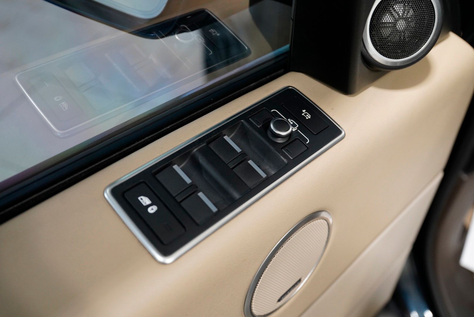 2016 Land Rover Range Rover Supercharged - Photo 23