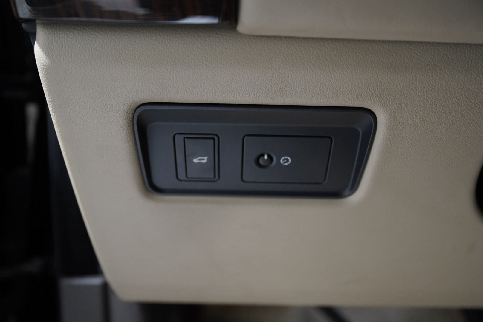 2016 Land Rover Range Rover Supercharged - Photo 45