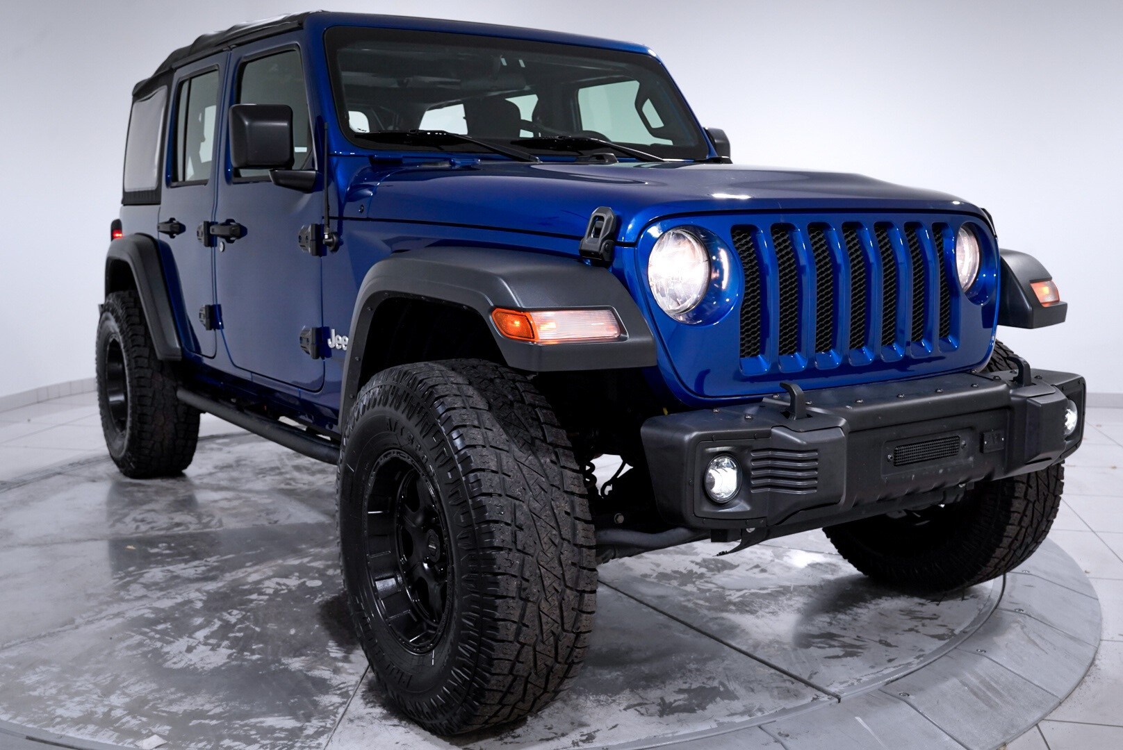 2018 Jeep Wrangler Unlimited Sport photo 3