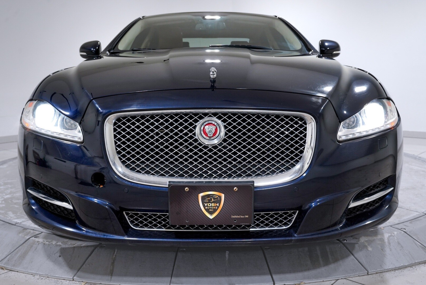 2014 Jaguar XJ XJL Portfolio photo 2