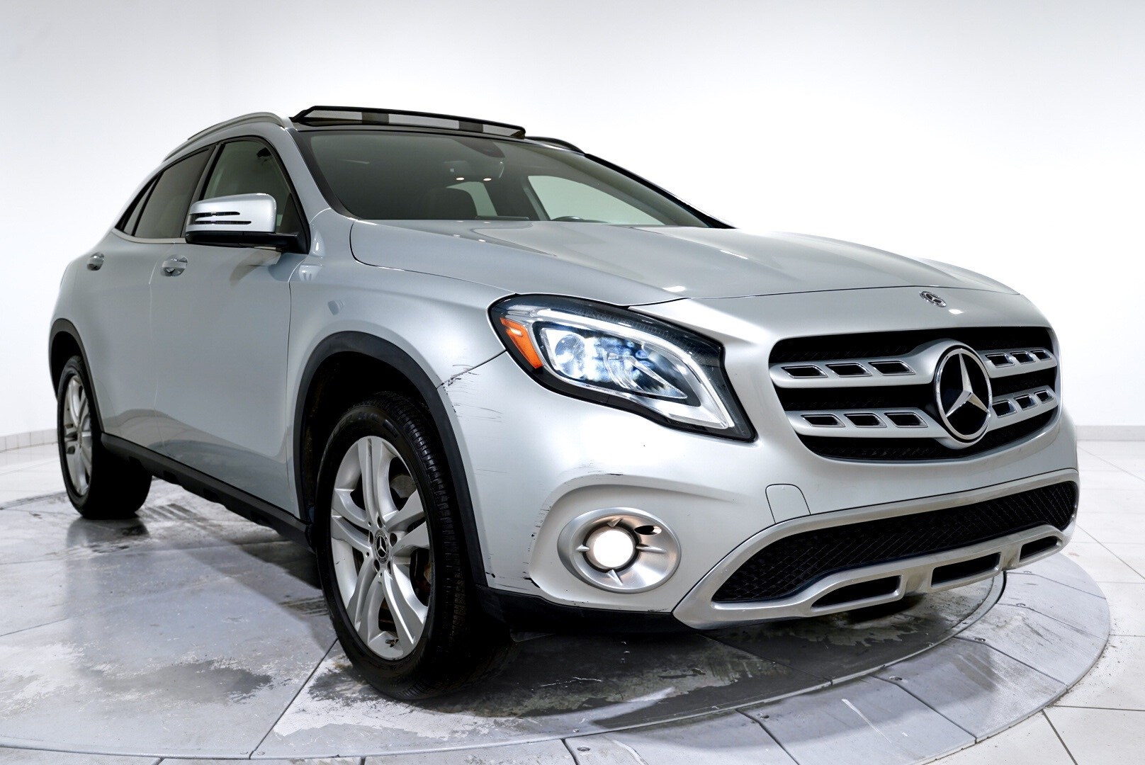 2020 Mercedes Benz GLA 250 4MATIC photo 3