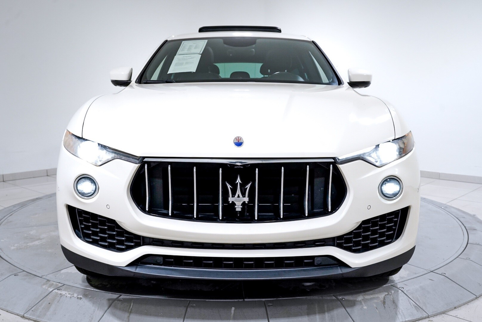 2018 Maserati Levante photo 2