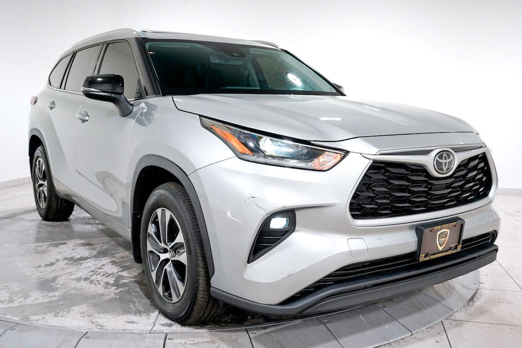 Used 2021 Toyota Highlander XLE SUV