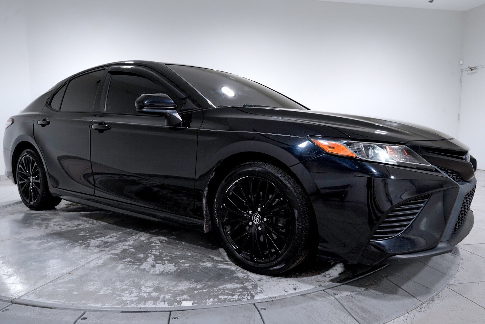 2019 Toyota Camry LE photo 4