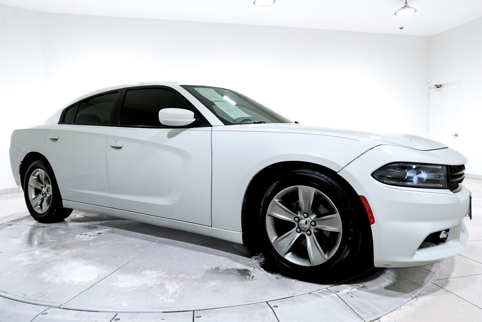 2018 Dodge Charger SXT Plus photo 2