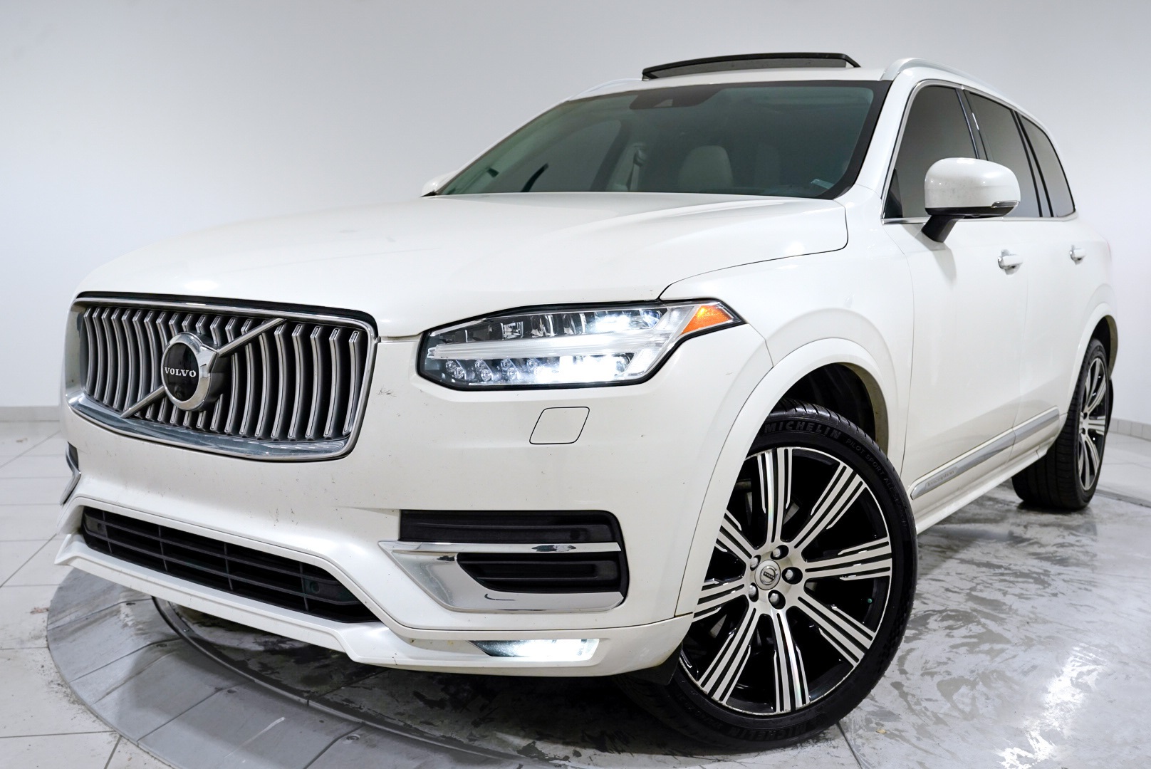 2020 Volvo XC90 Inscription's photo