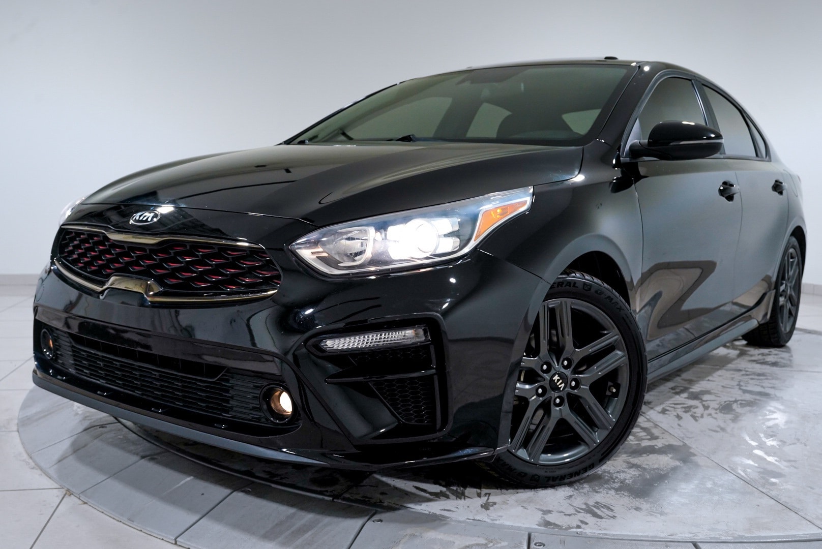 2021 Kia Forte GT-Line's photo