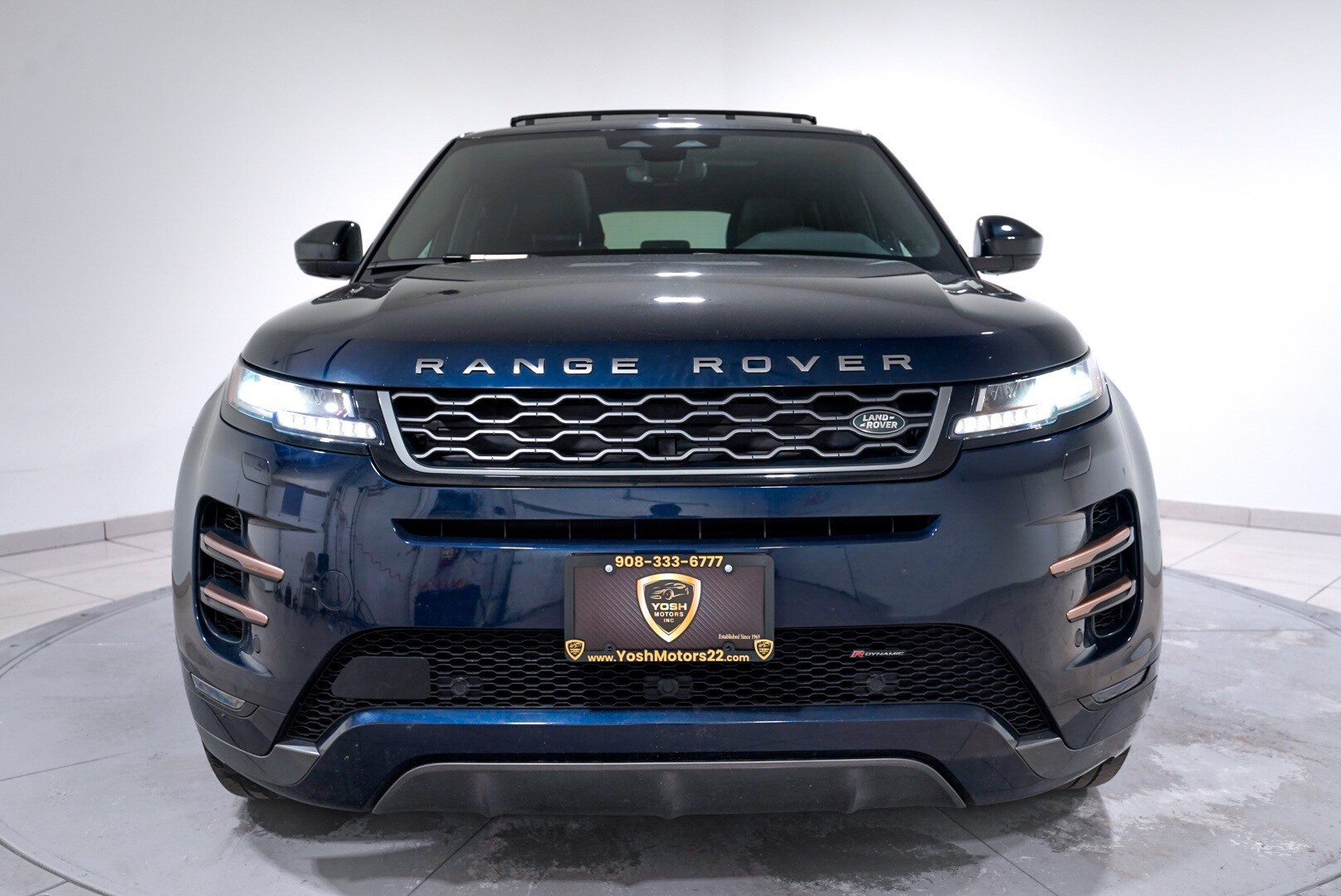 2022 Land Rover Range Rover Evoque R-Dynamic S photo 2