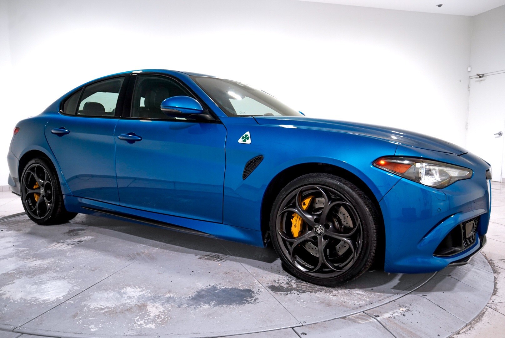2018 Alfa Romeo Giulia Quadrifoglio photo 4