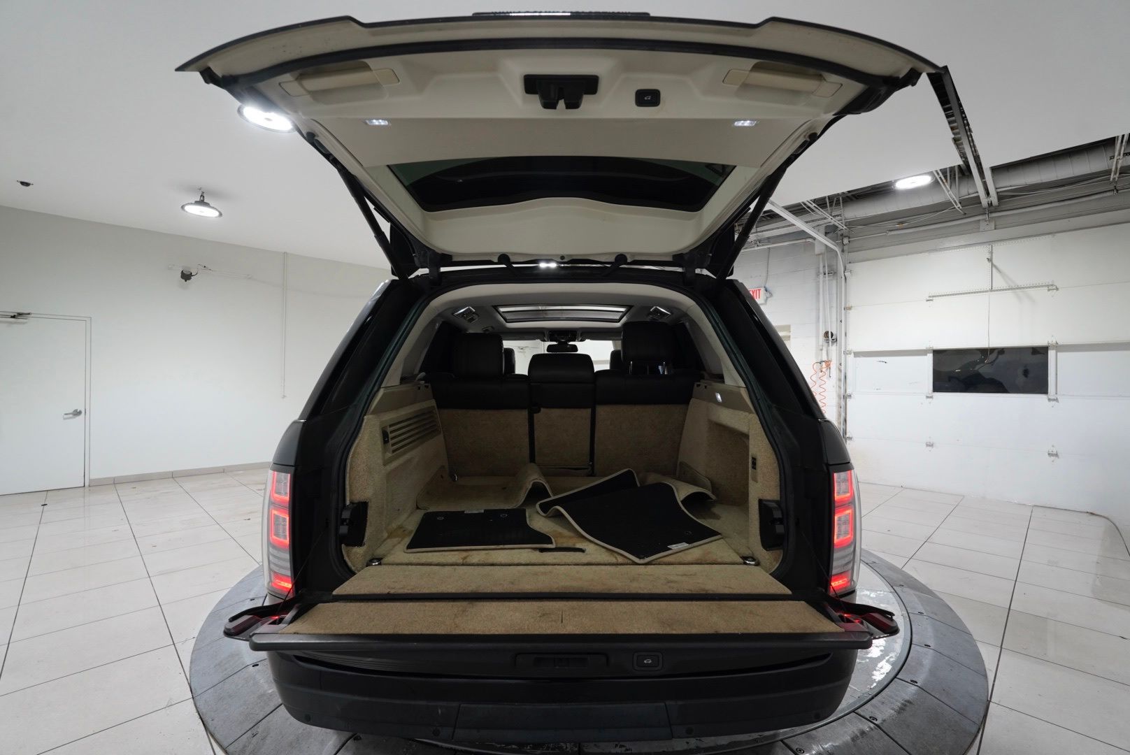 2016 Land Rover Range Rover Supercharged - Photo 24