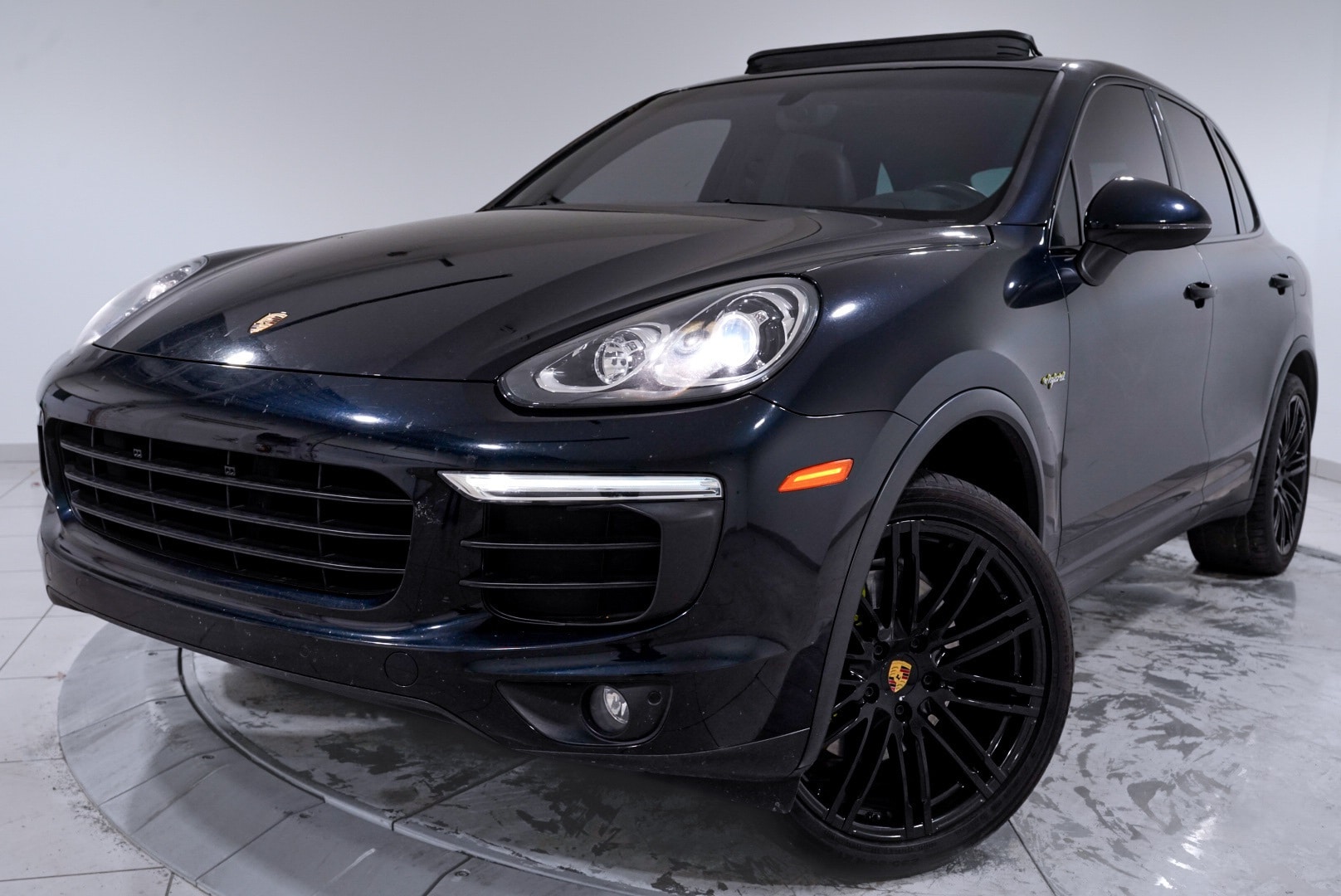 2016 Porsche Cayenne S E-Hybrid's photo