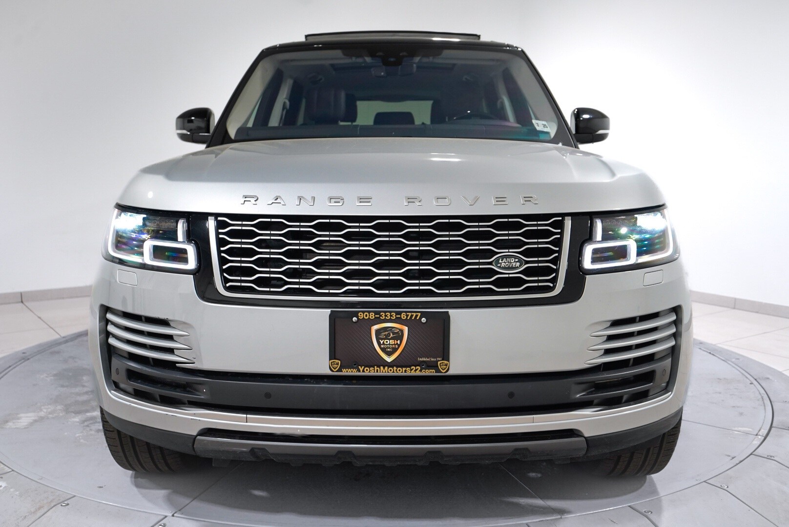 2020 Land Rover Range Rover HSE photo 2