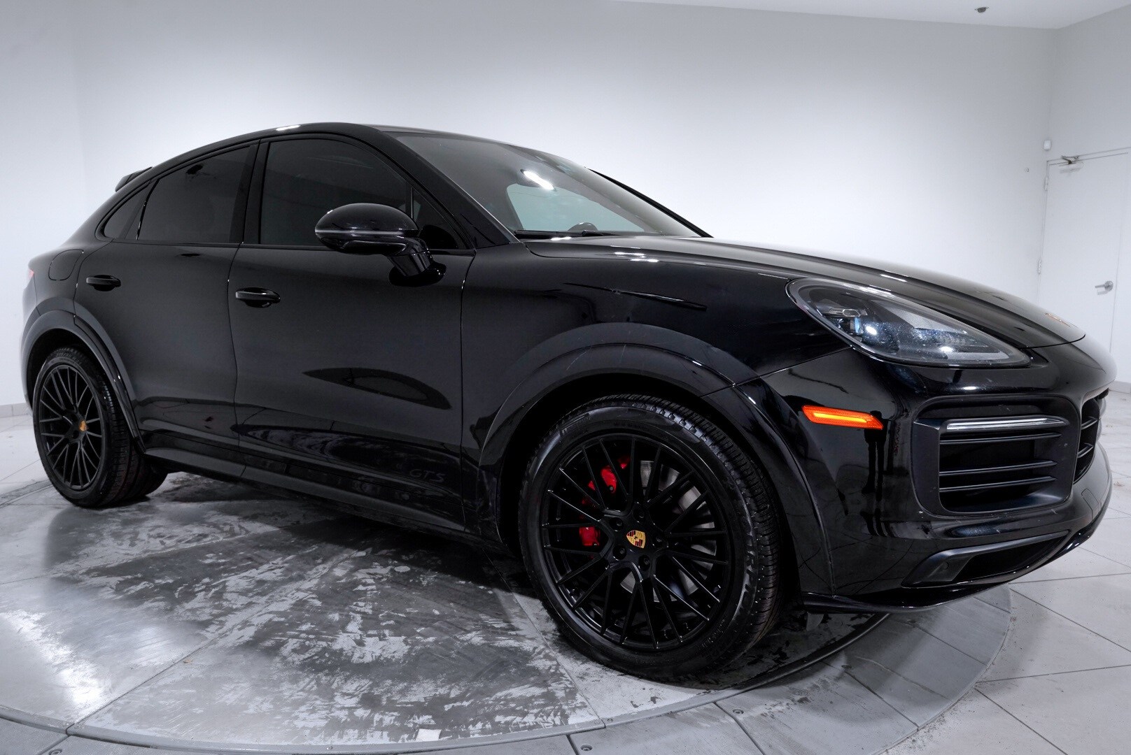 2022 Porsche Cayenne GTS Coupe photo 4