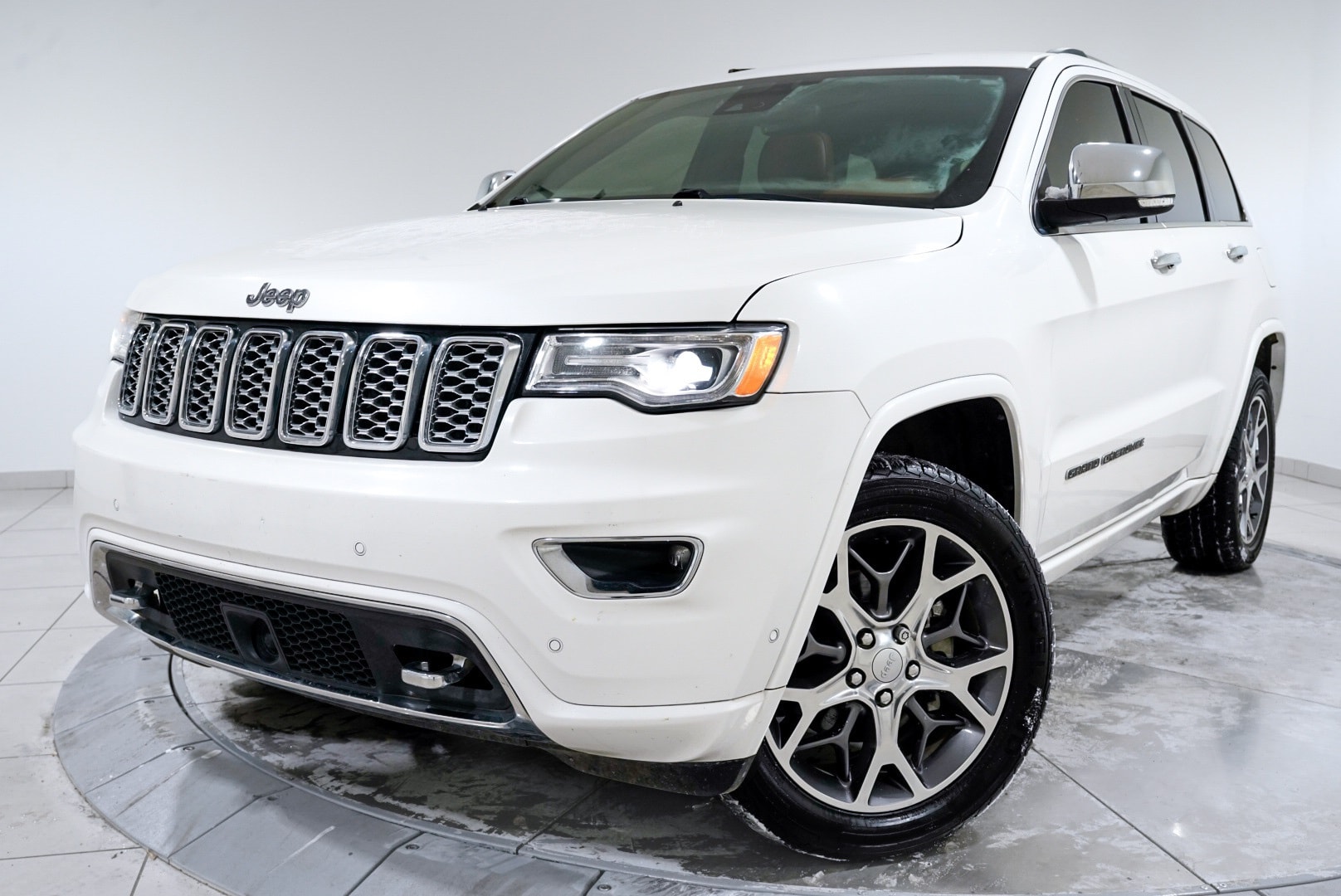 2020 Jeep Grand Cherokee Overland's photo