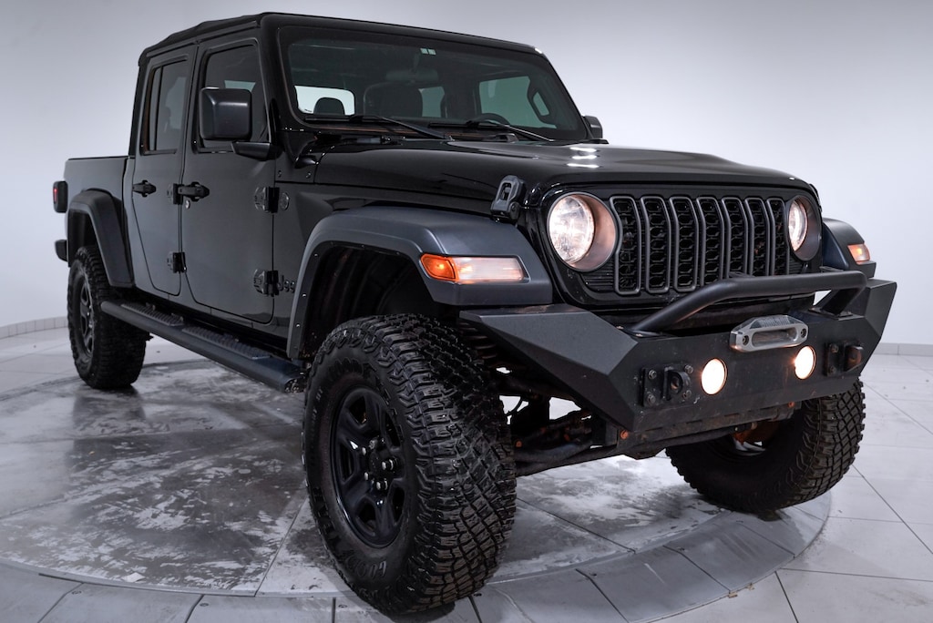 Used 2024 Jeep Gladiator Sport Truck Crew Cab