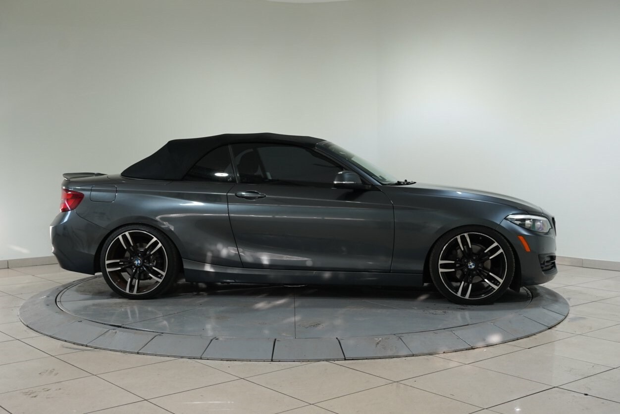 2020 Bmw 230i xDrive Convertible photo 3