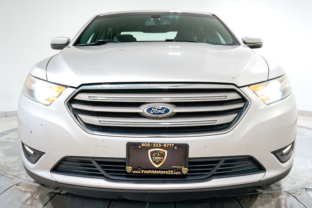 Used 2015 Ford Taurus SEL Sedan