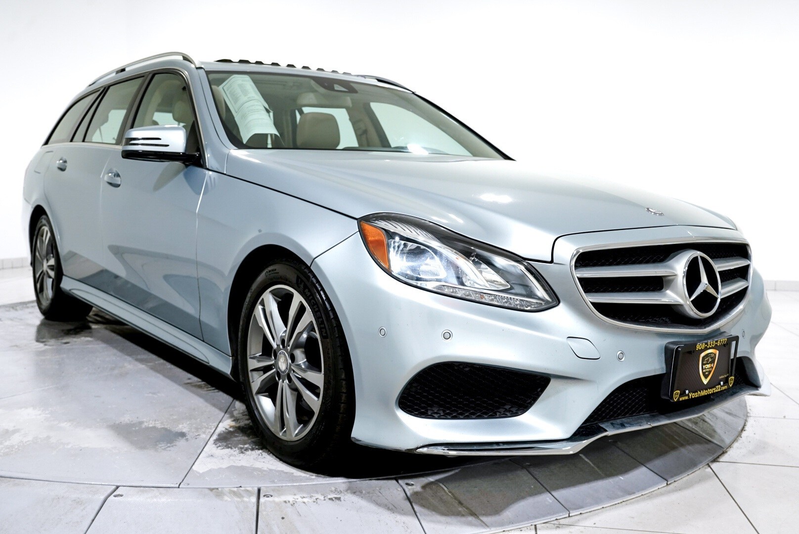 2016 Mercedes Benz E 350 4MATIC Wagon photo 3