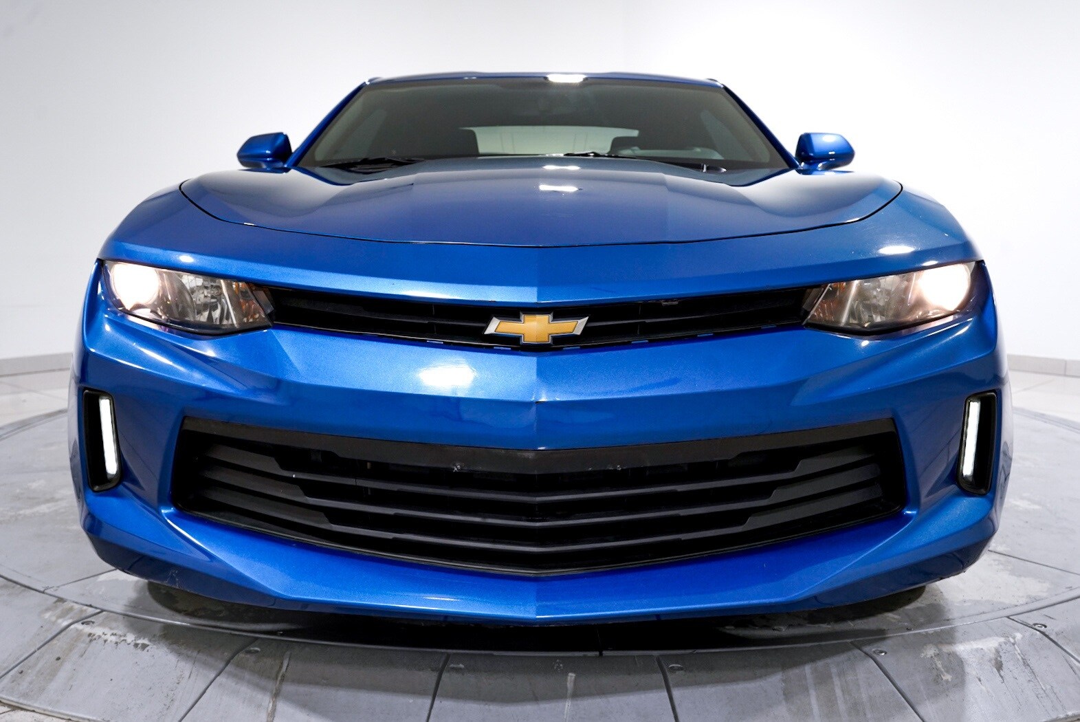 2017 Chevrolet Camaro 1LT photo 2