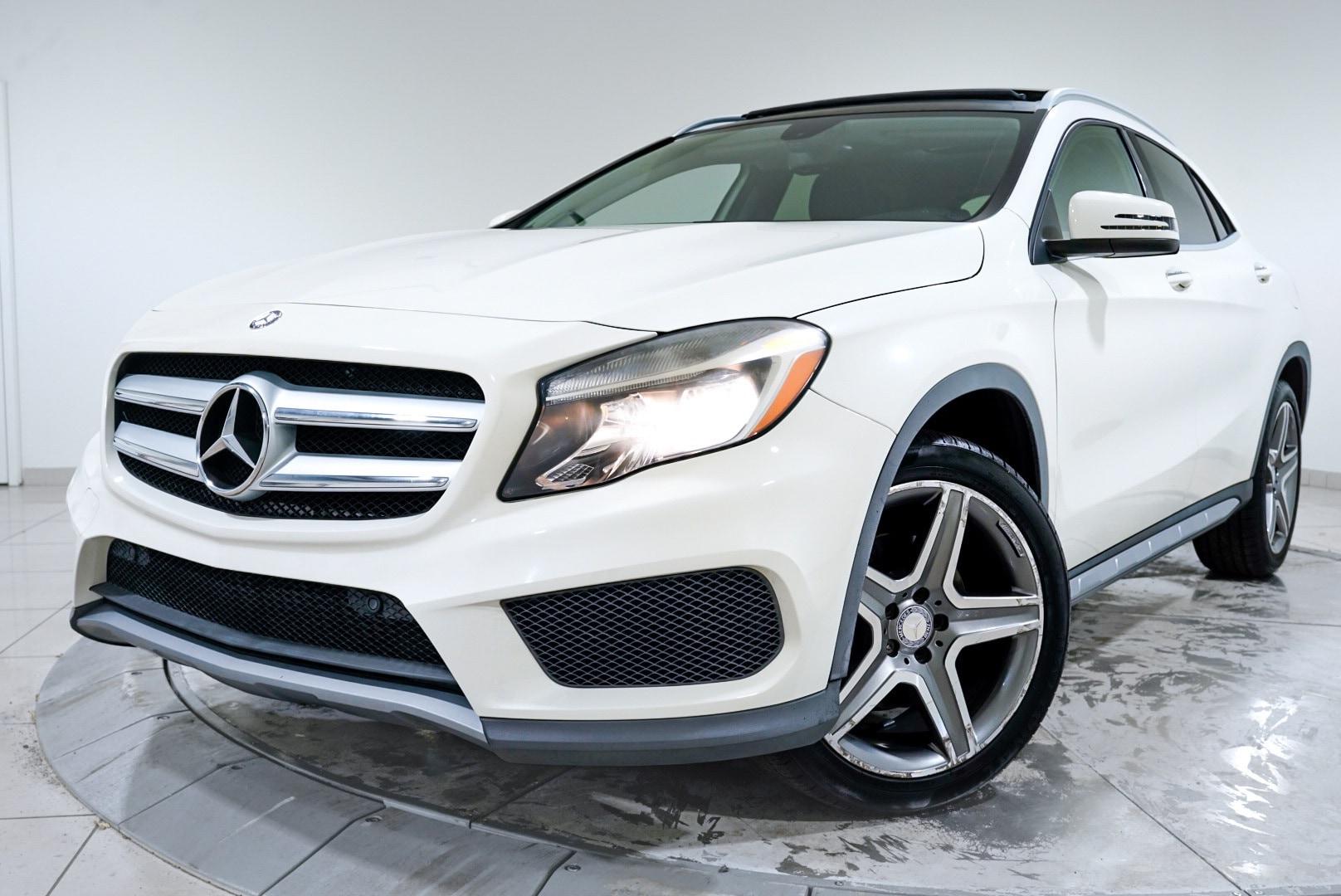 2015 Mercedes-Benz GLA-Class GLA250's photo