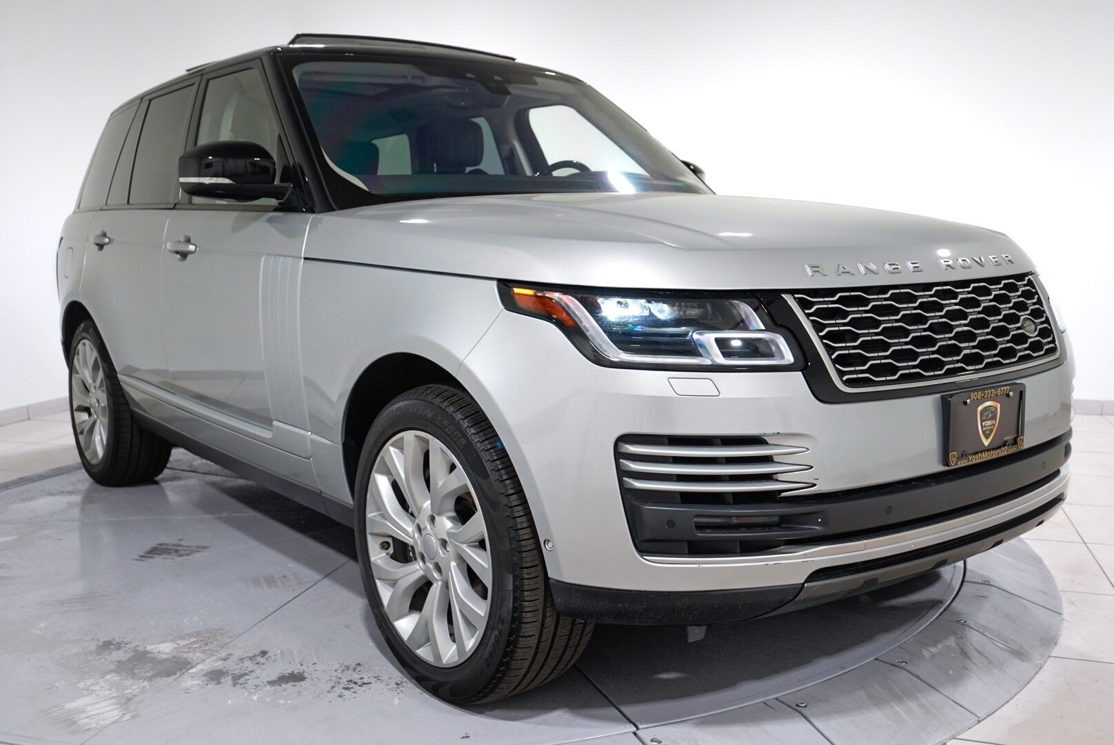 2020 Land Rover Range Rover HSE photo 3