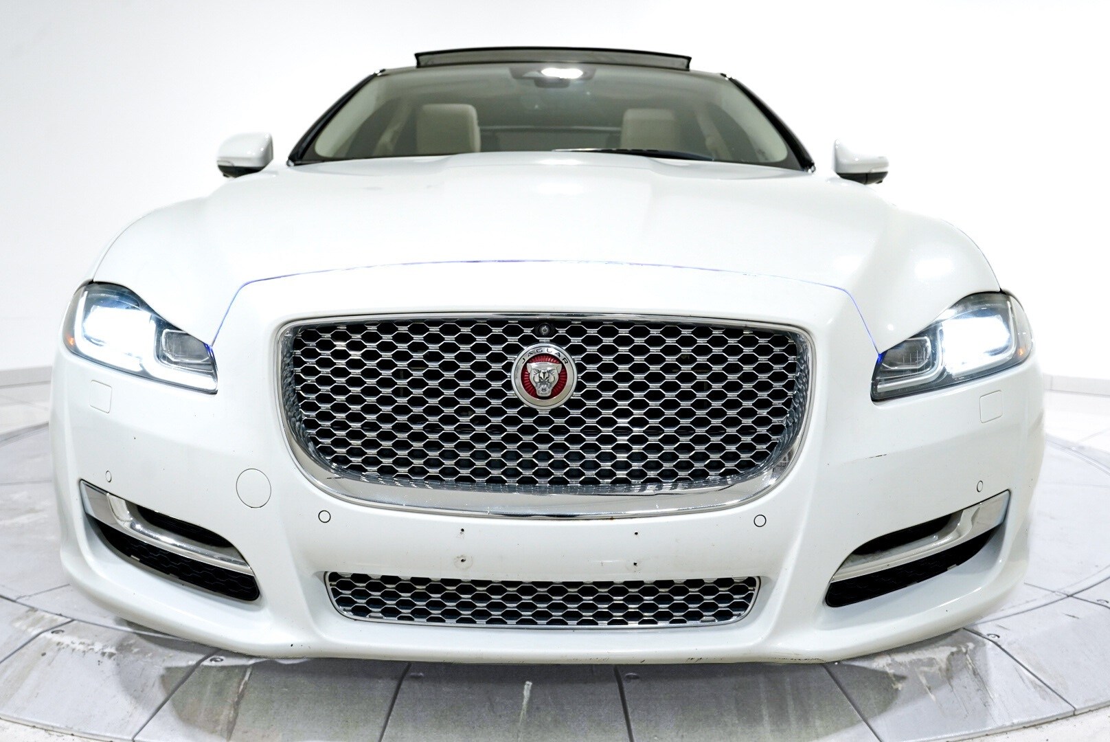2018 Jaguar XJ XJL Portfolio photo 2