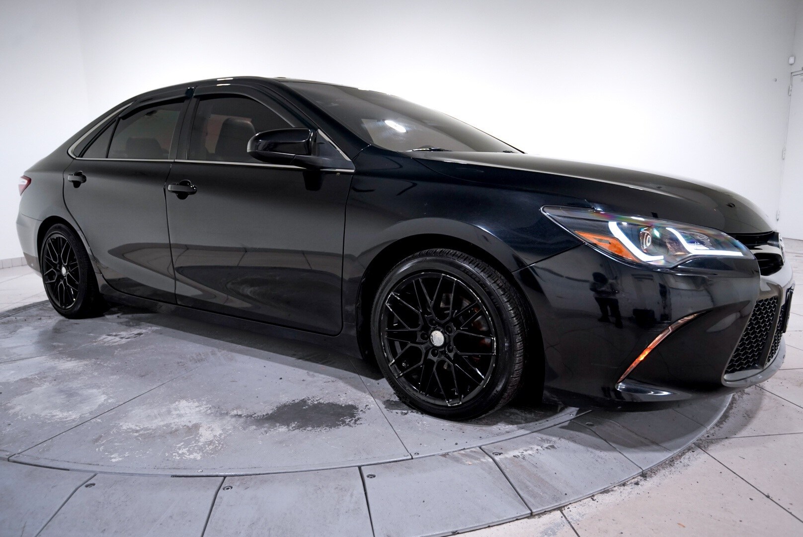 2017 Toyota Camry XLE XSE photo 3