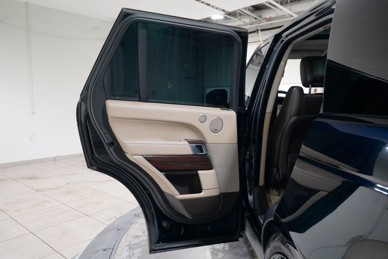 2016 Land Rover Range Rover Supercharged - Photo 32