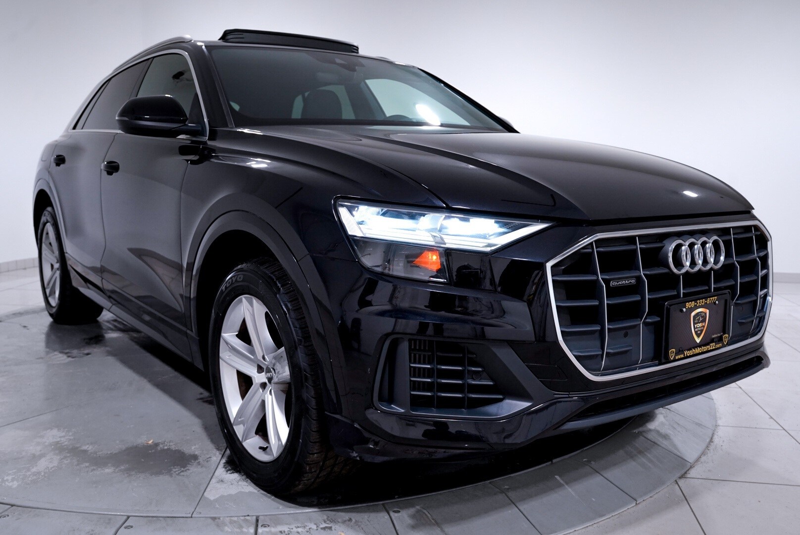 2019 Audi Q8 Premium photo 3